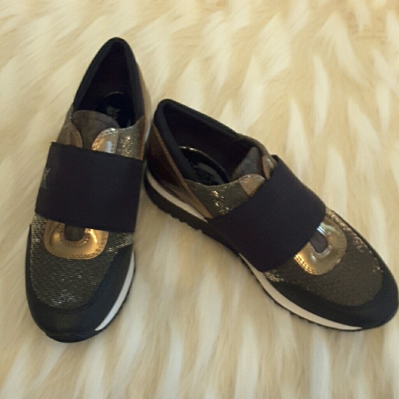 michael kors white and gold tennis shoes